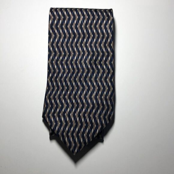 Kenneth Cole Silk Tie - Picture 4 of 4